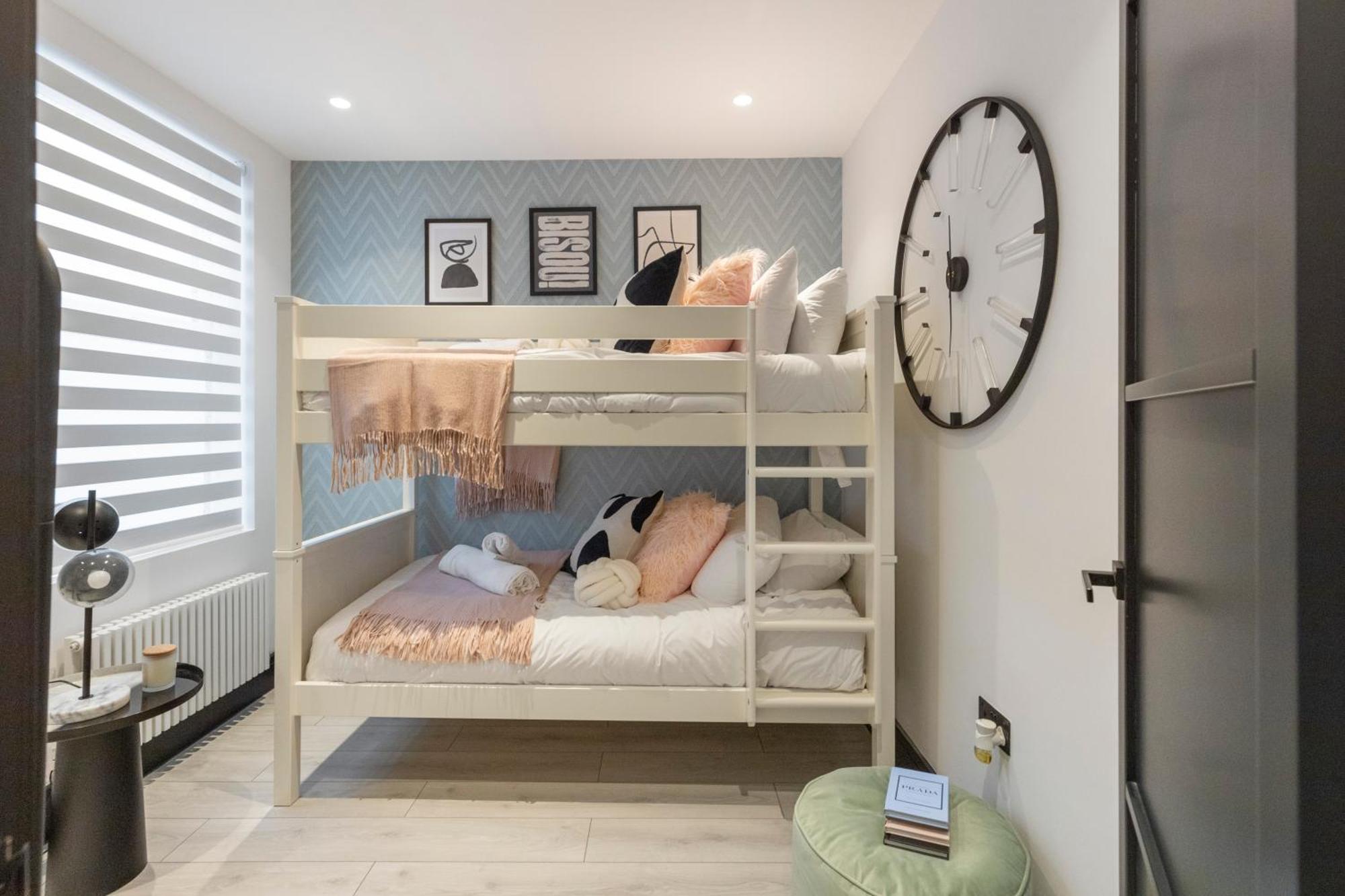 런던 Unwind In Style 2Br With Cozy Backyard For Groups 아파트 외부 사진