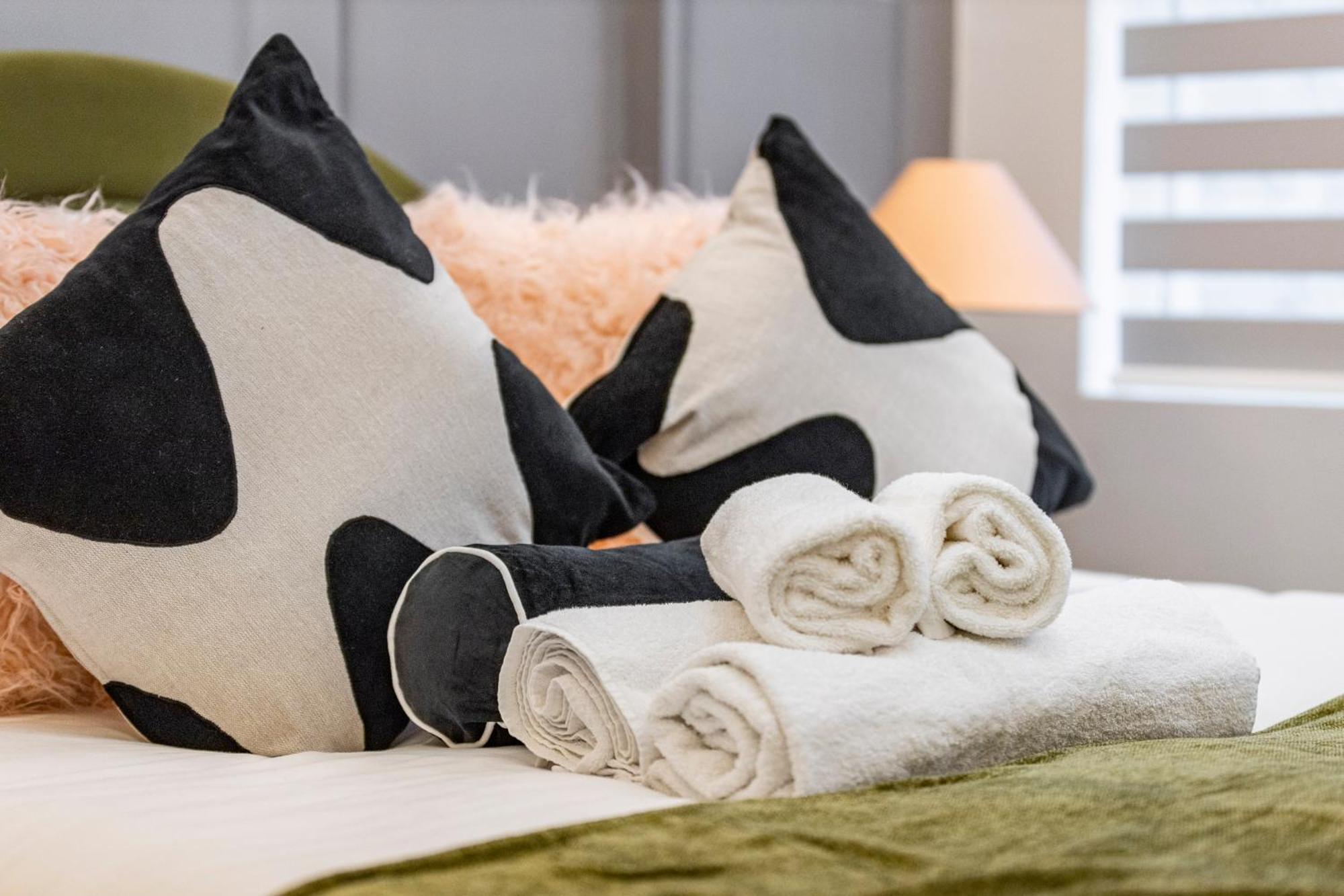 런던 Unwind In Style 2Br With Cozy Backyard For Groups 아파트 외부 사진