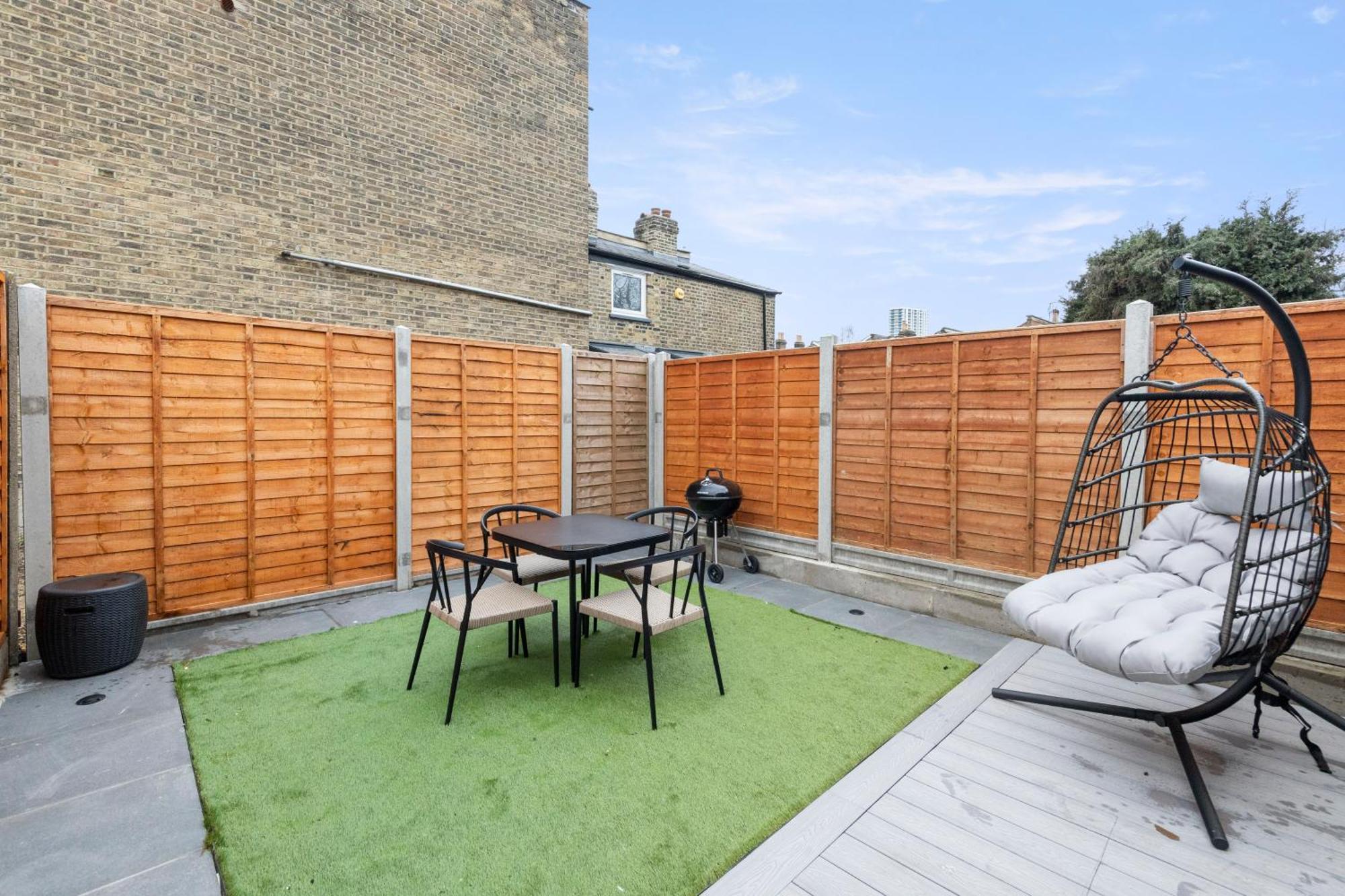 런던 Unwind In Style 2Br With Cozy Backyard For Groups 아파트 외부 사진